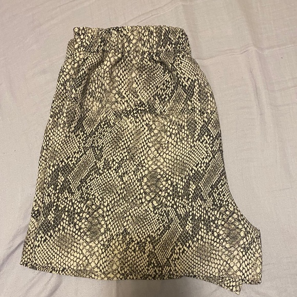 Snake Print Babaton high waisted shorts. - Picture 2 of 3